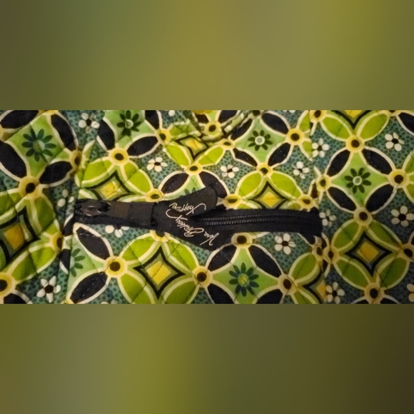 Vera Bradley Daisy Daisy Pattern Green/Blue Quilted Shoulder Purse Gently Used. - Picture 7 of 11